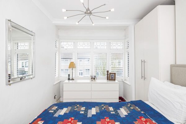 Hazelbrouck Gardens, Hainault, IG6