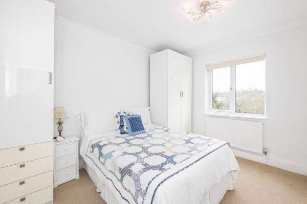 Hazelbrouck Gardens, Hainault, IG6