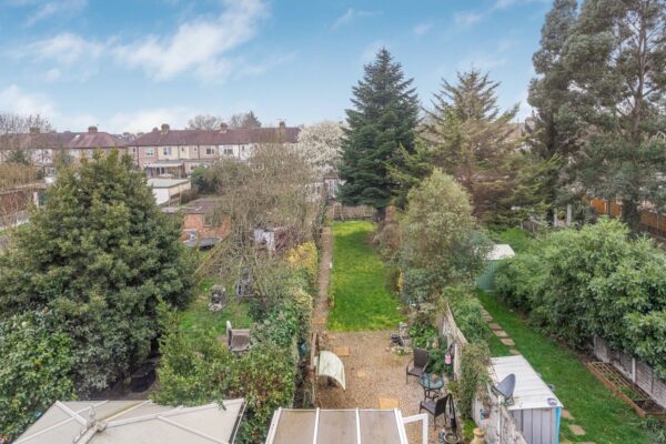 Hazelbrouck Gardens, Hainault, IG6