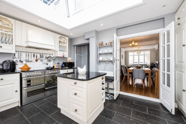 Hazelbrouck Gardens, Hainault, IG6