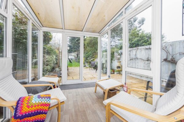 Hazelbrouck Gardens, Hainault, IG6