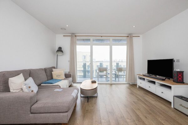 Lamington Heights, Poplar, E14