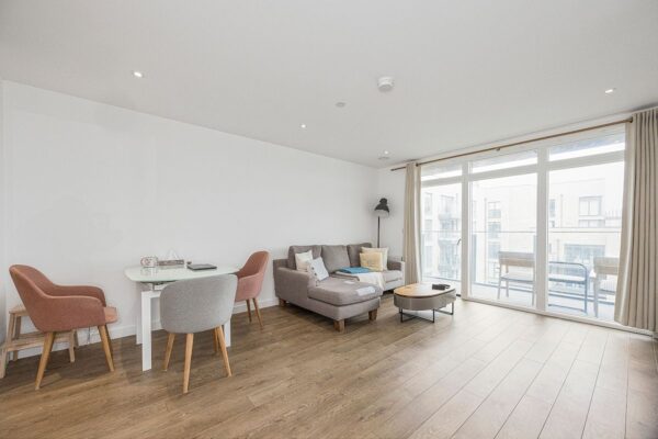 Lamington Heights, Poplar, E14