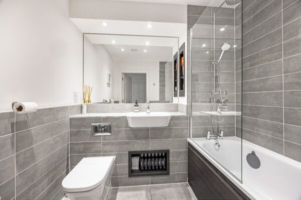 Lamington Heights, Poplar, E14