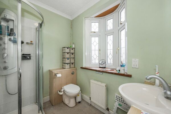 Glenthorne Gardens, Ilford, IG6