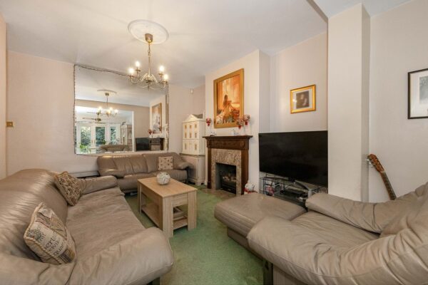 Glenthorne Gardens, Ilford, IG6