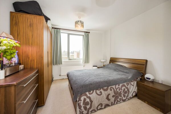Pioneer Court, Canning Town, E16
