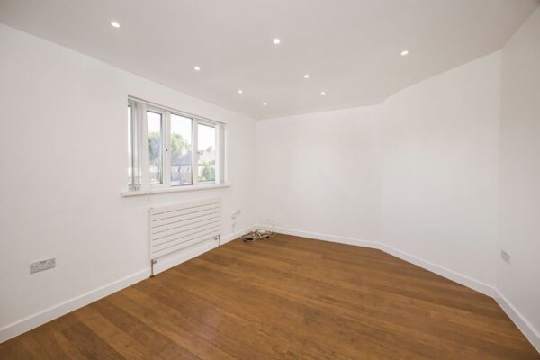 Gaysham Avenue, Gants Hill, IG2