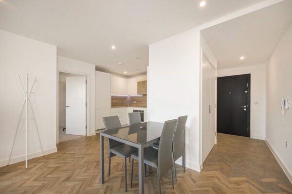 River Apartments, Bow, E3