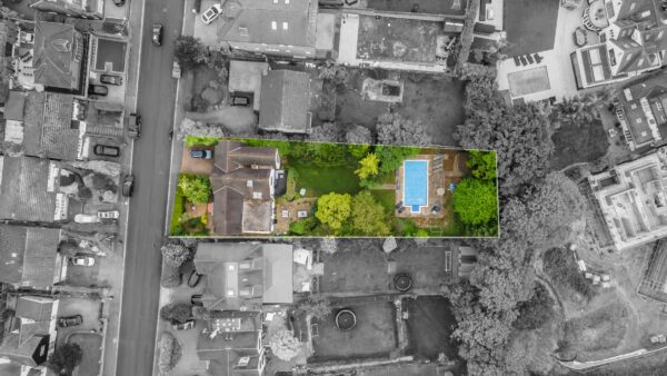 Carroll Hill, Loughton, IG10