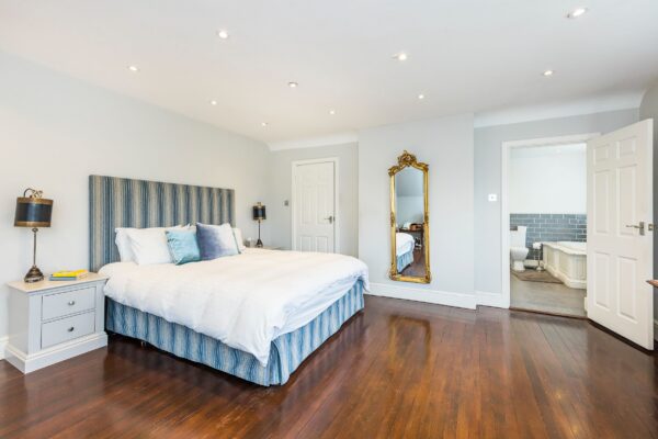 Carroll Hill, Loughton, IG10