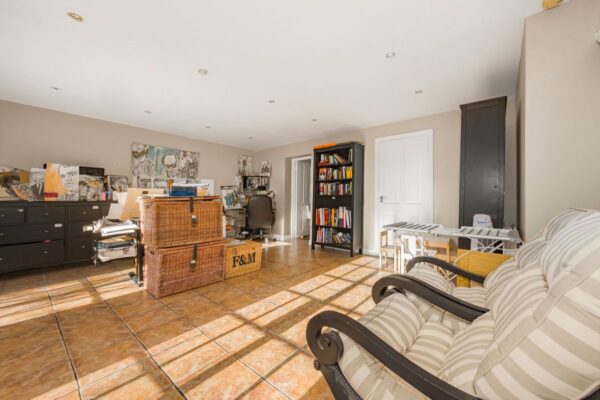 Carroll Hill, Loughton, IG10