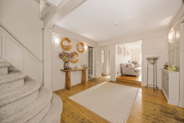Carroll Hill, Loughton, IG10