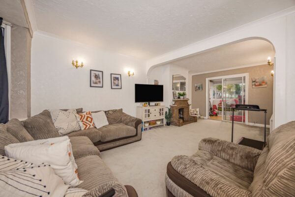 Kirkland Avenue, Clayhall, IG5