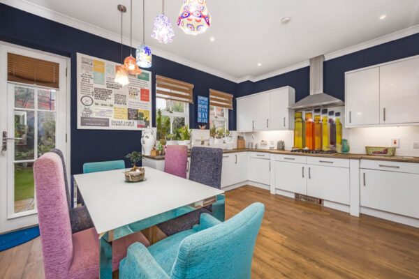 Brandesbury Square, Repton Park, IG8
