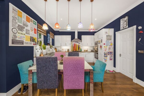 Brandesbury Square, Repton Park, IG8