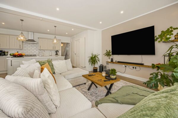 Prestwood Drive, Romford RM5