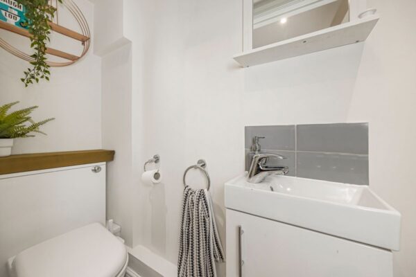 Prestwood Drive, Romford RM5