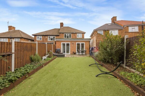 Prestwood Drive, Romford RM5