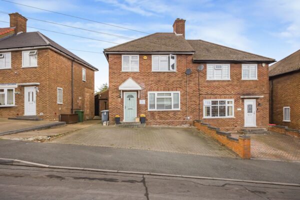 Prestwood Drive, Romford RM5